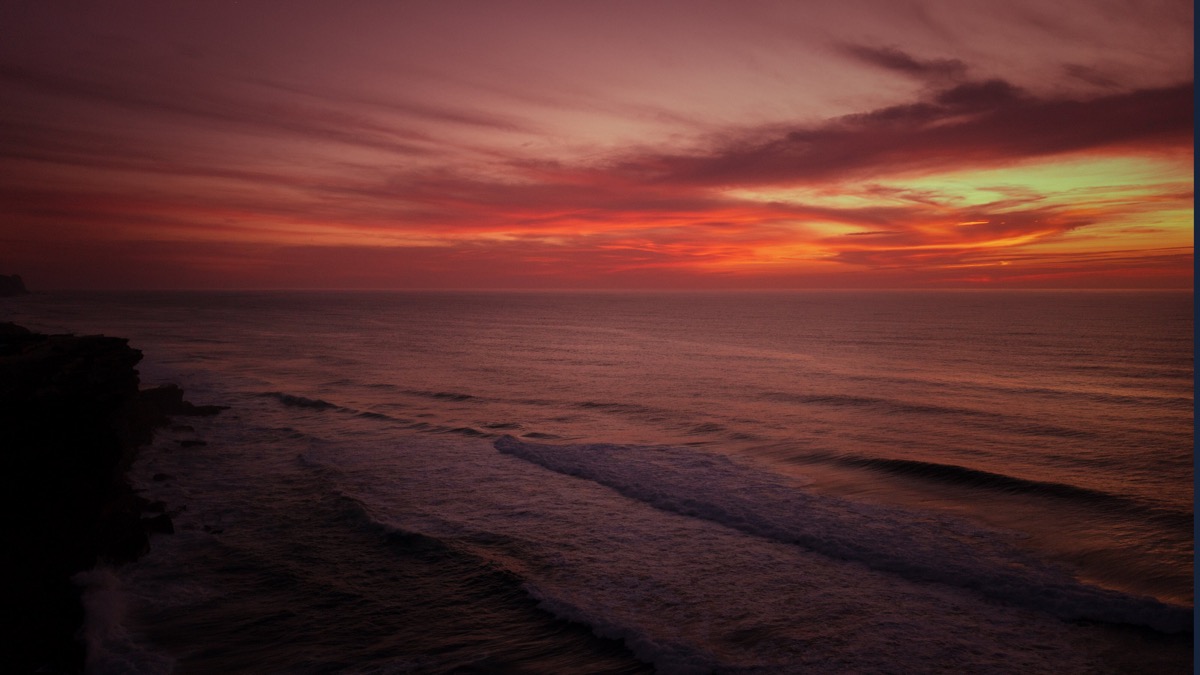 Sonnenuntergang an der Küste bei Cascais